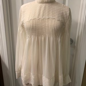 SALE $5.  Beautiful Cream Ann Taylor Blouse